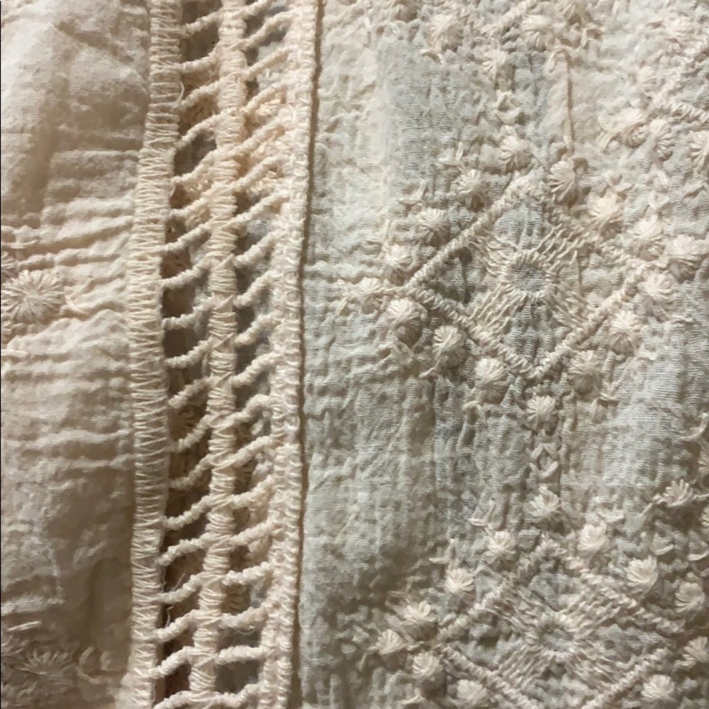Crochet top with layered bodice - Picture 3 of 3